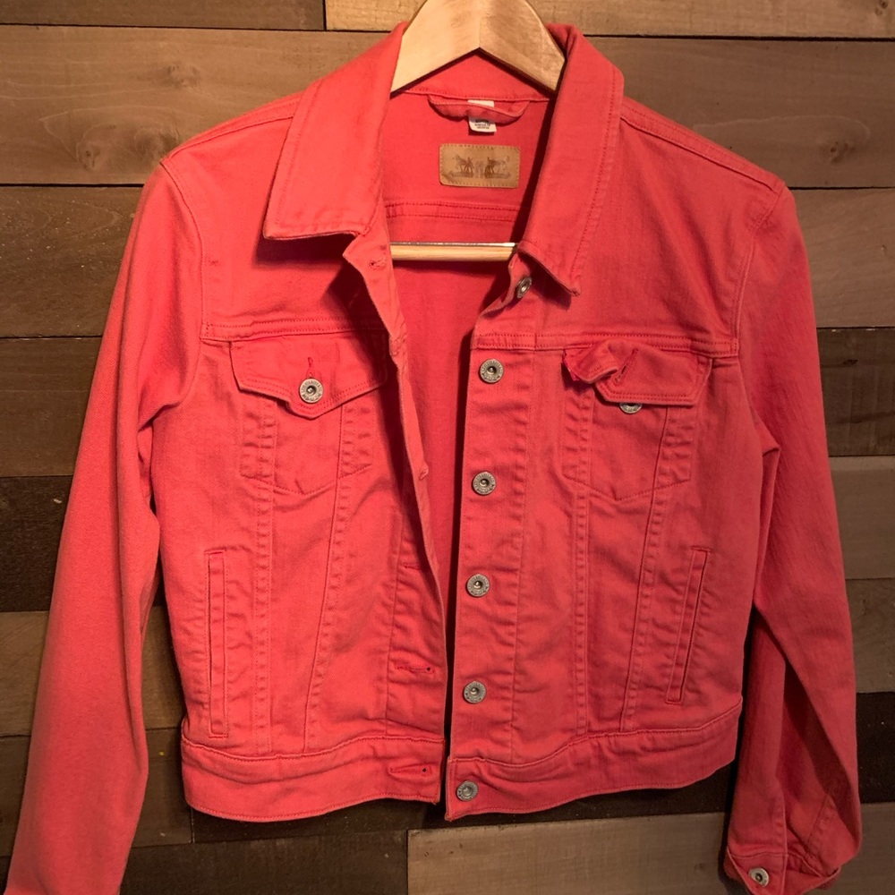 Original Levi Jean Jacket w/ a POP of Autumn Color